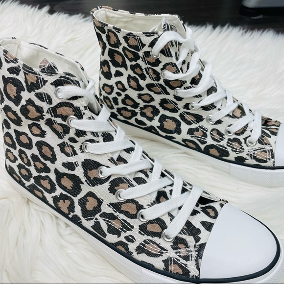 Leopard canvas high top sneaker - Picture 7 of 10